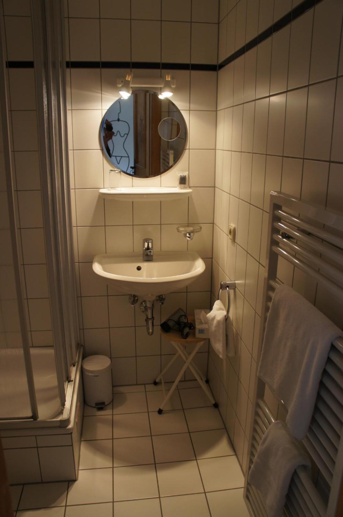 Hotel Schwarzer Adler Erlangen Phòng bức ảnh