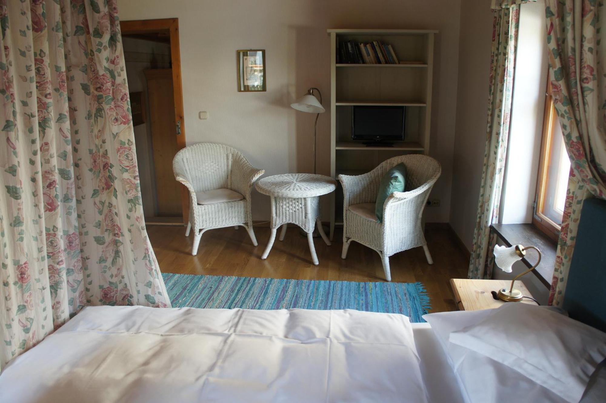 Hotel Schwarzer Adler Erlangen Phòng bức ảnh
