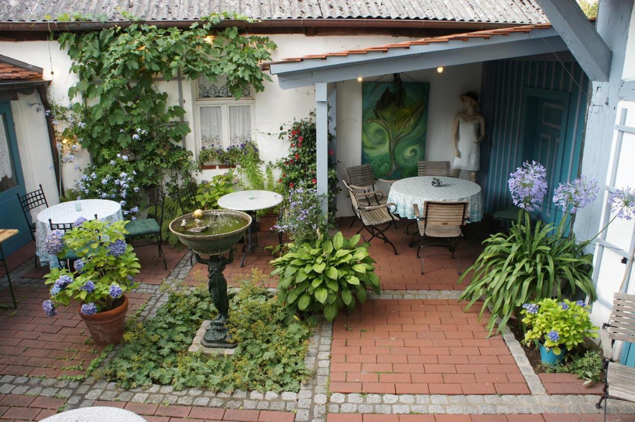 Hotel Schwarzer Adler Erlangen Ngoại thất bức ảnh